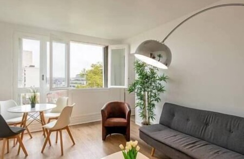 Chatillon Apartment | Spacious apartment just outside Paris