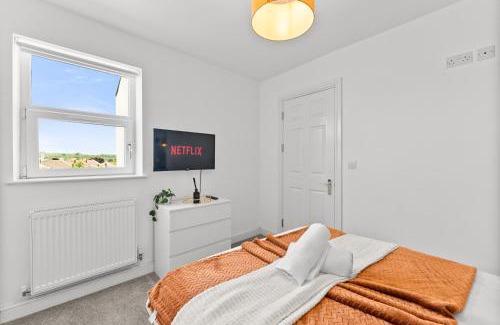 Staple Hill Apartment | Spacious Apartment - Parking & WIFI