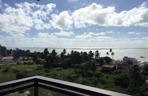 Poco Apartment | Spacious apartment, sea view, L-shaped balcony, 200 m from the beach. 2 bedrooms, 1 en suite.