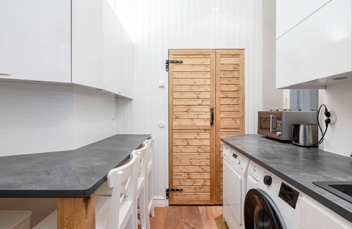 Tampere Apartment | Spacious apartment that hosts up to 10 guests with free parking