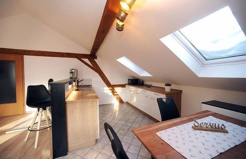 Silberberg Apartment | Spacious apartment with balcony, hanging chair and box-spring bed
