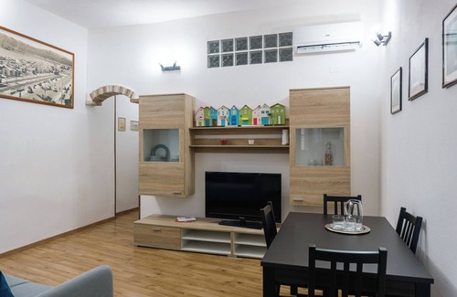 Province of Cagliari Apartment | Spacious apartment within walking distance of the historic center and shopping streets