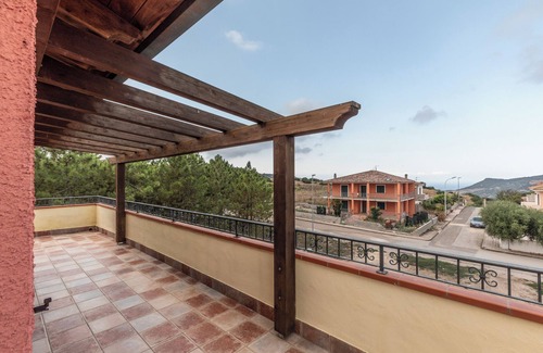Tergu Apartment | Spacious apartment with sea and mountain views