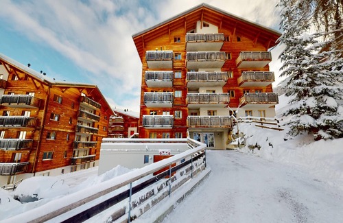 Saint-Pierre-de-Clages Apartment | Spacious Apartment With Balcony
