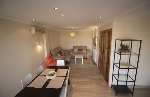 Cervantes Condo | SPACIOUS APARTMENT WITH BEAUTIFUL VIEWS PARKING IN THE CENTER