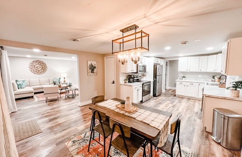 Appleton House | Spacious Appleton Hideaway - Lambeau, EAA, downtown!