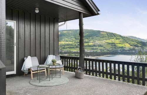 Voss Apartment | Spacious apt - central Voss - panorama view, 4br