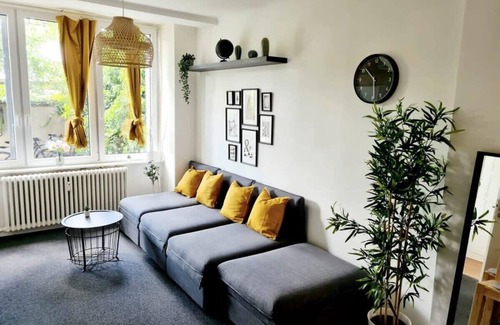 Barmbek-Sued Apartment | Spacious Apt. for 9 in great location