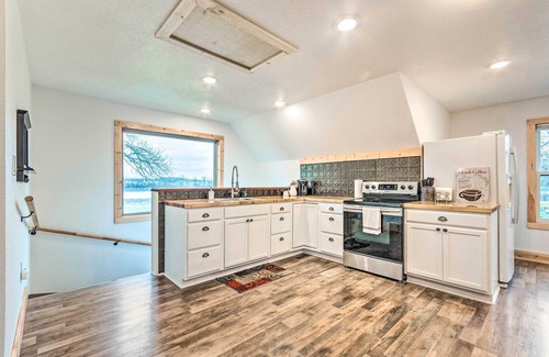 Russellville Apartment | Spacious Apt Overlooking AR River: Near Dtwn!