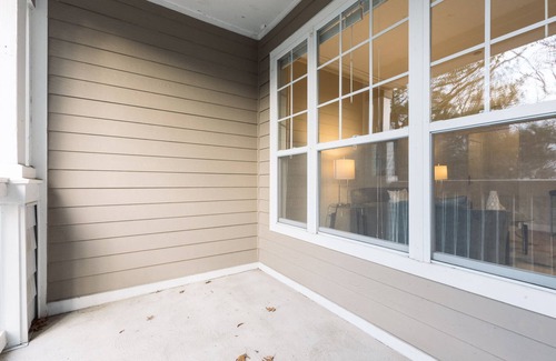 Waltham Apartment | Spacious Apt with Balcony - ABH-1721
