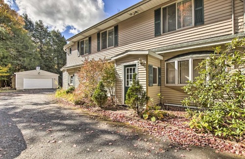 Windham Apartment | Spacious Apt with Yard 3 Mi to Windham Mountain