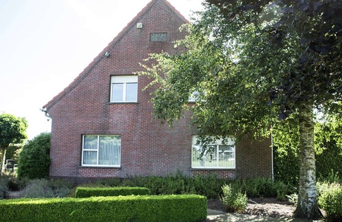 Loenhout Apartment | Spacious, atmospheric upper floor of a farmhouse with garden