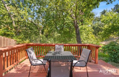 Highland Hills Apartment | Spacious ATX Apt with Private Deck and All Essentials