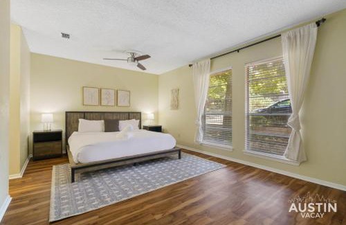 Highland Hills Apartment | Spacious ATX Apt with Private Deck and All Essentials