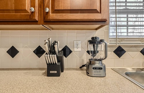 Provincetowne House | Spacious Ballantyne 5 BR: Office, Fenced Back Yard, 2 Car Garage, Pet Friendly