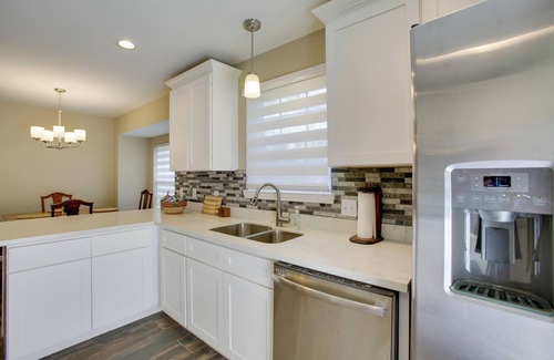 Broadmoor House | Spacious Baton Rouge Home Rental: 12 Mi to LSU!