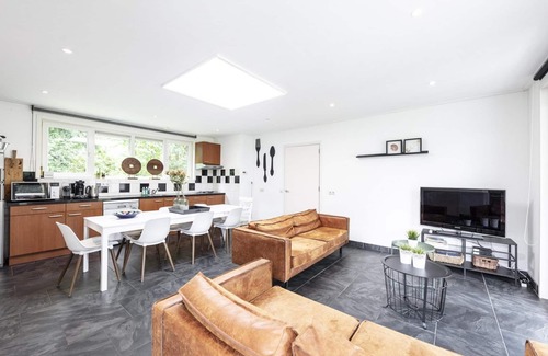Ouddorp House | Spacious, beautifully furnished holiday home in the quiet park "Prinsenhof"
