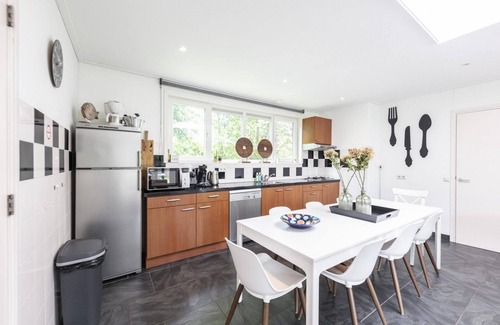 Ouddorp House | Spacious, beautifully furnished holiday home in the quiet park "Prinsenhof"