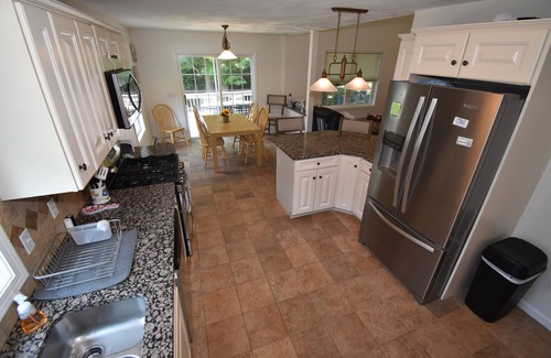Narragansett House | Spacious Bonnet Retreat!