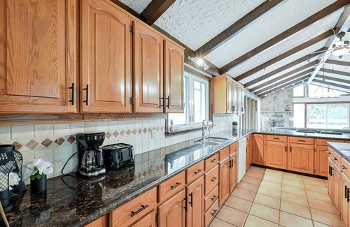 King House | Spacious~Bright~3BR~Pool~Foosball~Sauna