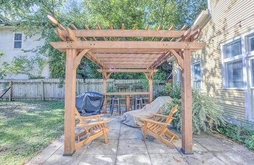 Central Gardens Cottage | Spacious & Bright Cottage in Beautiful, Safe Midtown - 2 Miles from Beale Street