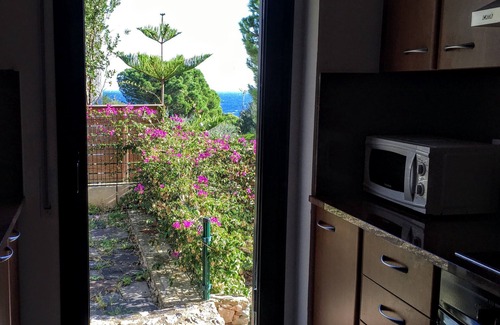 Llanca Apartment | Spacious, bright, terrace and sea view garden, near beaches and harbor, air conditioning/wf