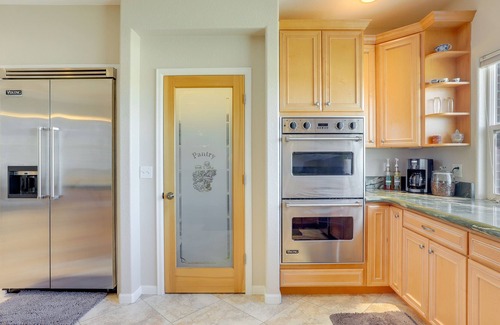 Brighton House | Spacious Brighton Home w/ Game Room + Fire Table!