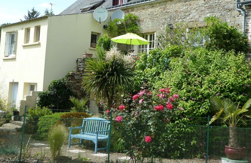 Baud House | Spacious Brittany Holiday Cottage with pool and gym