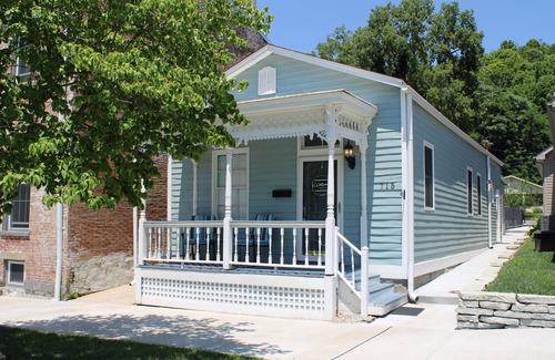 Madison House | Spacious Bungalow in Downtown Madison!
