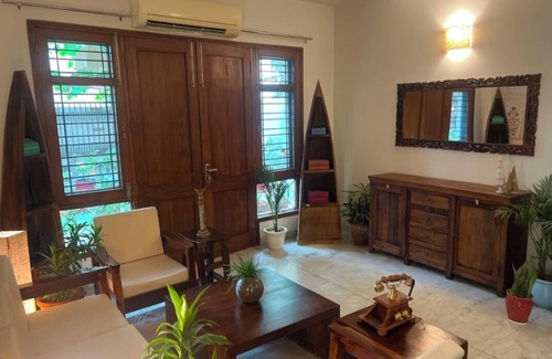 Sushant Lok House | Spacious bungalow with 8 bedrooms and WiFi, AC in charming Gurugram