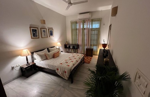 Sushant Lok House | Spacious bungalow with 8 bedrooms and WiFi, AC in charming Gurugram