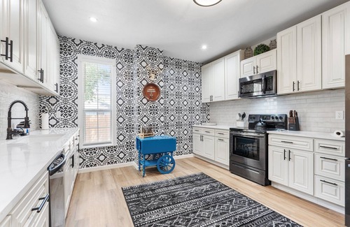 Sherman House | Spacious but cozy home located close to Lake Texoma, Choctaw and WinStar Casino!