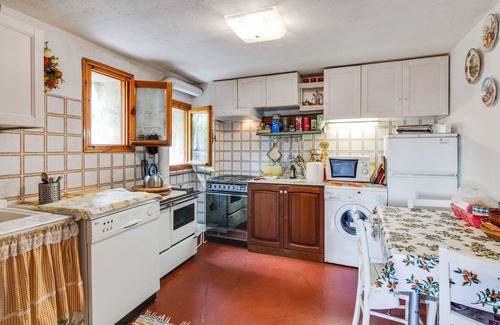 Crespano del Grappa Cottage | Spacious Cottage in Veneto