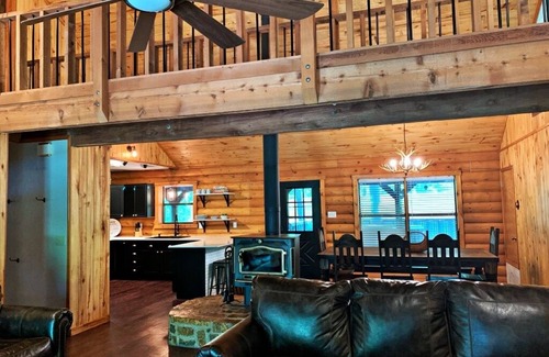 Sulphur House | Spacious cabin in rural area close to Turner Falls and Chickasaw National Park