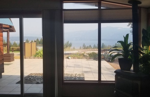 Kettle Falls House | Spacious Cabin Style Home with Expansive Lakeviews!