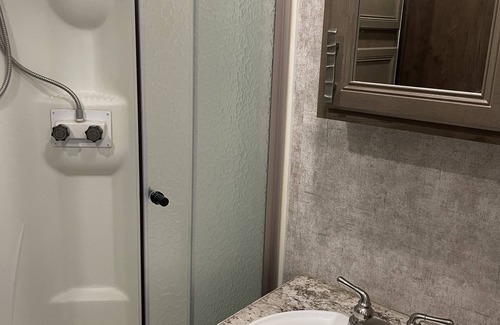 Ranchettes House | Spacious Camper 10 minutes from Frontier Park
