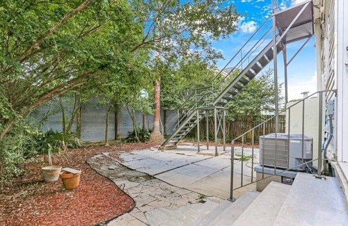 Mid-City House | Spacious Canal St. 2br On Streetcar Line