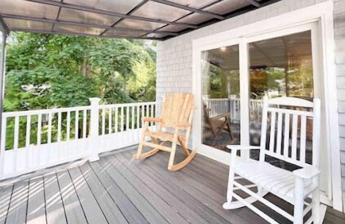 Woods Hole House | Spacious Cape Cod Escape Stoney Beach, Ferry & Shining Sea Bikeway.Bike.Grill