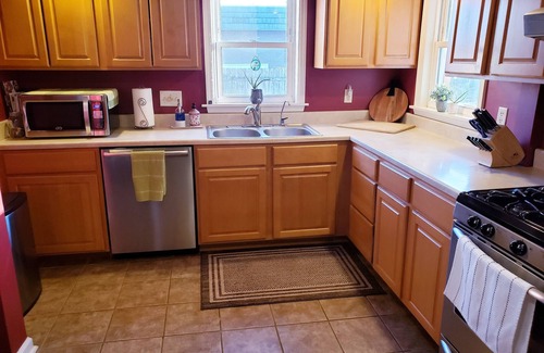 South Bend House | Spacious Cape Cod - Minutes from Notre Dame