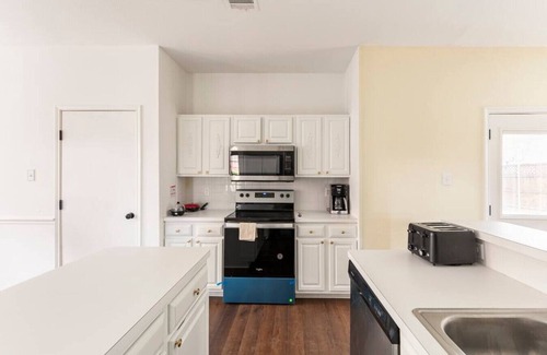North Central Carrollton House | Spacious Carrolton, TX Home | Ideal for Big Groups