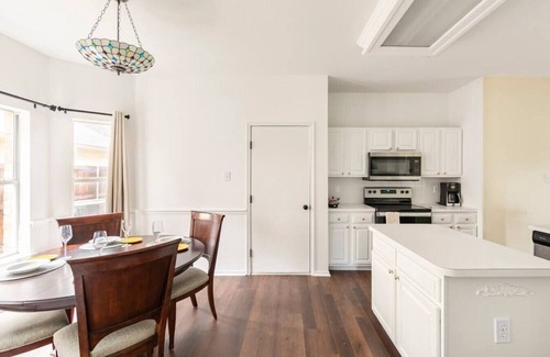 North Central Carrollton House | Spacious Carrolton, TX Home | Ideal for Big Groups