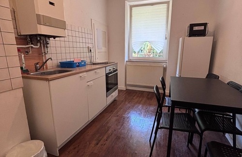 Zeitz Apartment | Spacious Central 3Bedroom flat for 8 guests