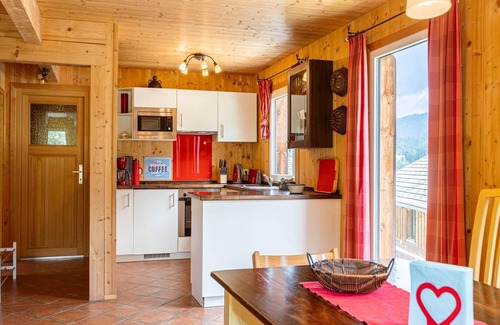 Annaberg im Lammertal Ski Chalet | Spacious Chalet in Annaberg-Lungötz with sauna