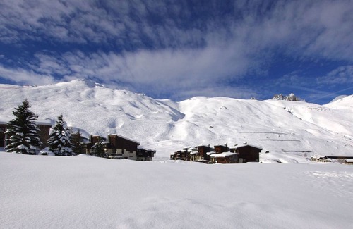 Val Claret Ski Chalet | Spacious chalet in Tignes - 6 bedrooms for 15 people with Wifi