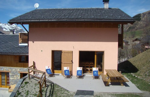 Saint-Martin-de-Belleville Ski Chalet | Spacious chalet 100m from the slopes of St Martin/3 valleys ideal for families or friends