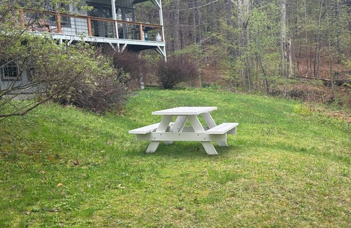 Wardsboro Ski Chalet | Spacious Chalet Near Stratton and Mt. Snow w/Indoor Hot Tub, Fireplace, Firepit