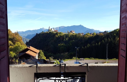 Mont-Saxonnex Apartment | spacious chalet style apartment in Savoyard village 1000 meters Mont Saxonnex