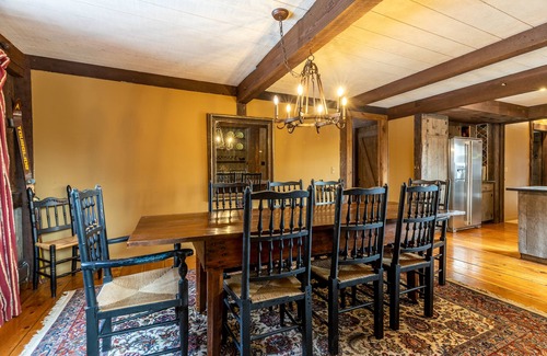 Pelican Key Ski Chalet | Spacious Chalet W/Endless Entertainment THE BARN