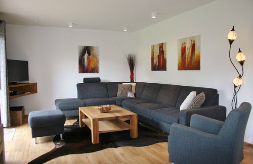 Schuttdorf Ski Chalet | Spacious Chalet with Garden in Salzburg