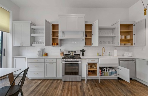 Central West End House | Spacious Charming Home/ABODEbucks